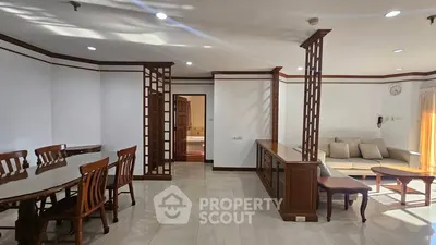Condo 3 chambres à louer près de la station BTS Thong Lo, photo 3 sur 5