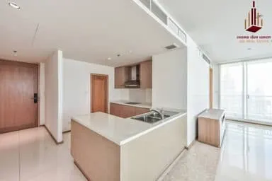 3-bed condo for rent at The Empire Place Sathon, photo 3 of 5