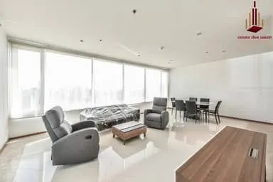 3-bed condo for rent at The Empire Place Sathon, photo 1 of 5