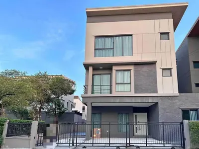 Baan Klang Mueng Ramintra 83 Stationの4ベッドルーム一戸建て（賃貸）、写真1/5