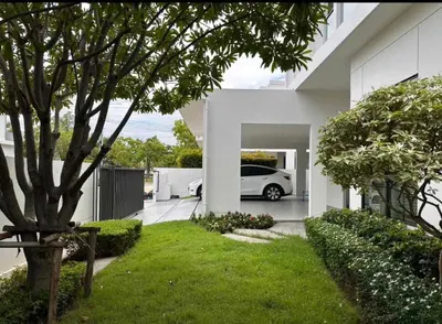 ขายบ้าน 4 ห้องนอน ใกล้ BTS บางนา รูปที่ 1 จาก 5
