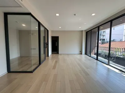 KALM Penthouse Phetchaburi 47の2ベッドルームコンドミニアム（売買）、写真3/5