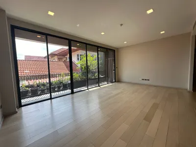 KALM Penthouse Phetchaburi 47の2ベッドルームコンドミニアム（売買）、写真2/5