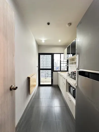 2-bed condo for sale near BTS Nana, photo 3 of 5