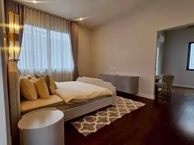 Maison 5 chambres à louer près de la station MRT Bang Kapi, photo 1 sur 4
