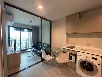Condo 1 chambre à louer près de la station MRT Ratchadaphisek, photo 2 sur 5