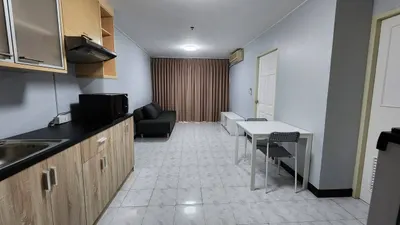 Condo à louer à Commonwealth Pinklao, photo 1 sur 5