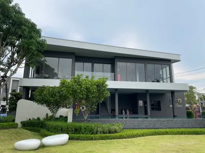 3-bed house for rent near BTS Bang Na, photo 1 of 5