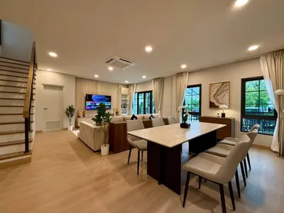 4-bed house for rent at Centro Bangna, photo 4 of 5