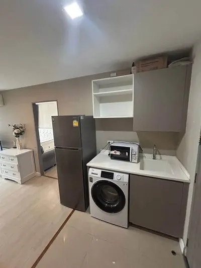 Condo for rent near MRT Huai Khwang, photo 5 of 5