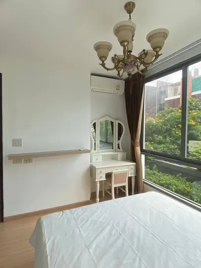 Condo 1 chambre à vendre près de la station BTS Ekkamai, photo 2 sur 5