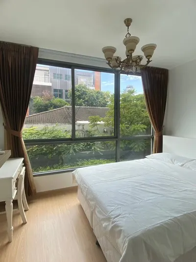 Condo 1 chambre à vendre près de la station BTS Ekkamai, photo 3 sur 5