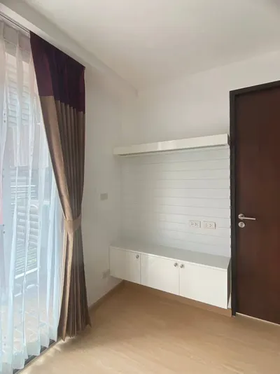 Condo 1 chambre à vendre près de la station BTS Ekkamai, photo 4 sur 5