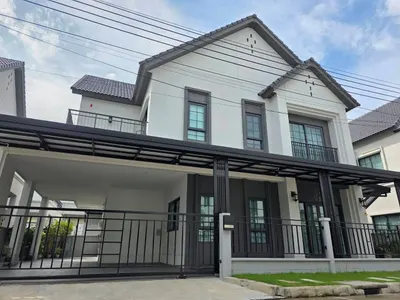 Centro Bangnaの4ベッドルーム一戸建て（賃貸）、写真1/5