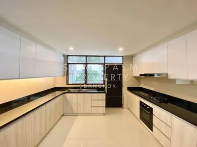 Appartement 3 chambres à louer près de la station BTS Asok, photo 2 sur 9