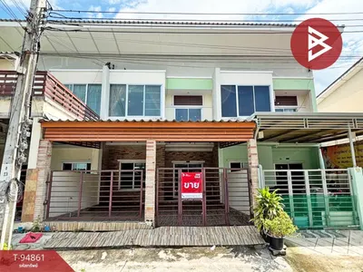 3-bed townhouse for sale near ARL Lat Krabang, photo 1 of 5