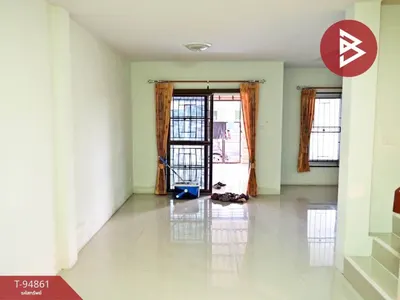 3-bed townhouse for sale near ARL Lat Krabang, photo 3 of 5