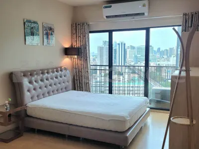 1-bed condo for rent at Noble Reform, photo 3 of 5