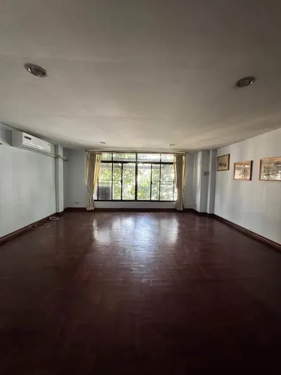 6-bed townhouse for rent near BTS Thong Lo, photo 5 of 5