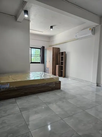 Room for rent near BTS Ekkamai, photo 1 of 4