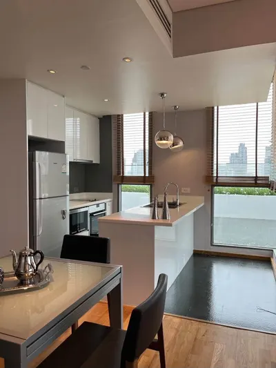 AEQUA Residence Sukhumvit 49的1房公寓出租，第1张，共7张