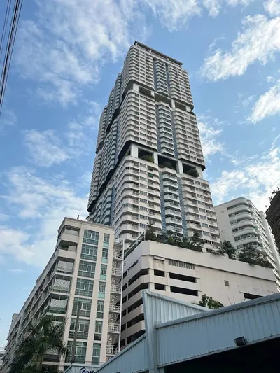 2-bed condo for rent near BTS Thong Lo, photo 1 of 5