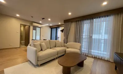 Art @ Thonglor 25的2房公寓出租，第1张，共10张