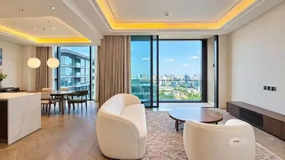 2-bed condo for rent near BTS Ratchadamri, photo 1 of 5