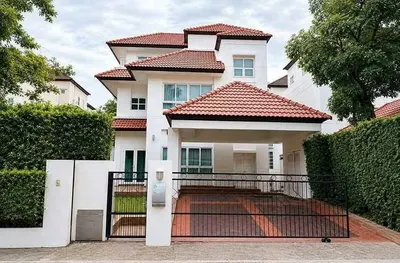 ให้เช่าบ้าน 3 ห้องนอน Villa Nakarin รูปที่ 1 จาก 5