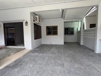 Maison 3 chambres à louer près de la station ARL Ramkhamhaeng, photo 2 sur 5