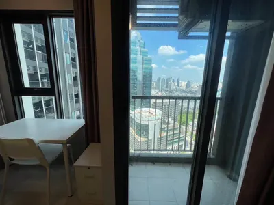 Studio condo for rent at Life One Wireless, photo 4 of 5