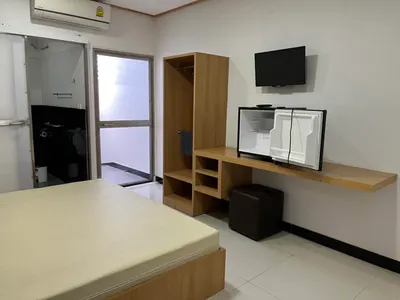 Condo for rent near BTS Surasak, photo 2 of 5