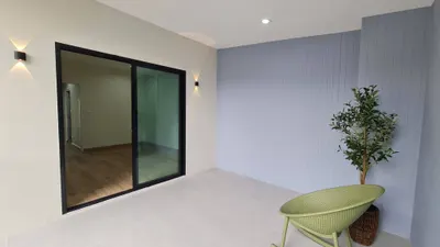 Maison de ville 2 chambres à vendre près de la station MRT Bang Kapi, photo 4 sur 5