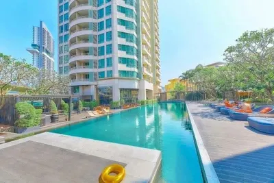 3-bed condo for rent near BTS Saint Louis, photo 1 of 5