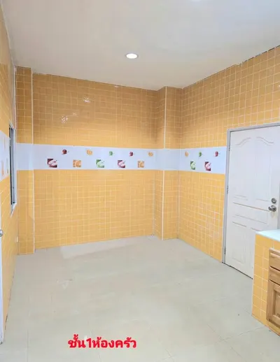 3-bed townhouse for rent near MRT Si La Salle, photo 3 of 5