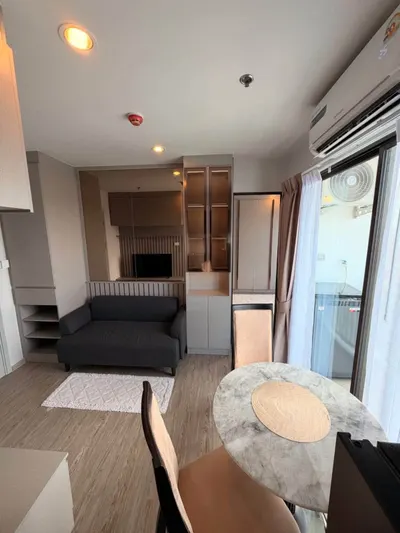 Regent Home Wutthakat Building B的公寓出租，第2张，共5张