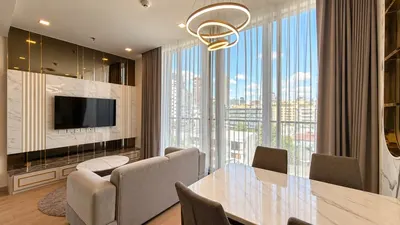 2-bed condo for sale at Noble Around Sukhumvit 33, photo 1 of 5