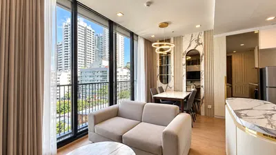 2-bed condo for sale at Noble Around Sukhumvit 33, photo 2 of 5