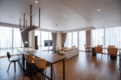 4-bed condo for sale near MRT Si Lom, photo 5 of 5