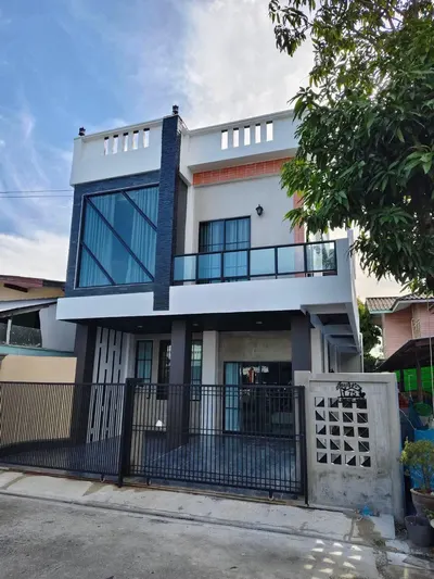 3-bed house for sale in Khlong Sam Wa, photo 2 of 5