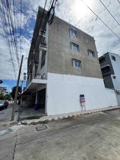 4-bed townhouse for sale near BTS Bang Wa, photo 3 of 5