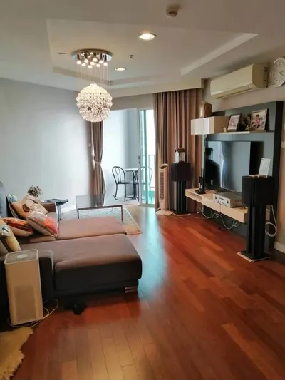 2-bed condo for sale near ARL Makkasan, photo 3 of 5