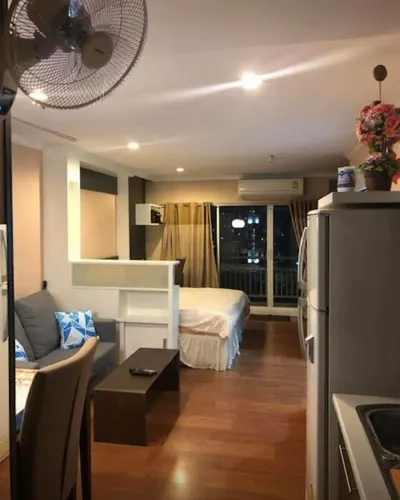 Condo 2 chambres à louer à Grand Park View Asoke, photo 1 sur 8