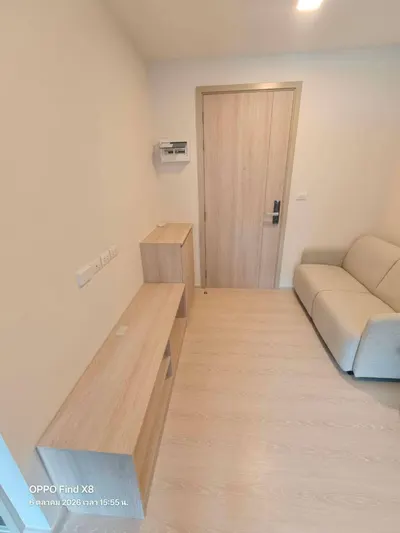 Condo à louer près de la station MRT Bang Khun Non, photo 3 sur 5